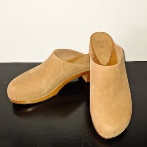 Bryr Gabe Womens Size 10/40 Suede Wood Clogs Like New